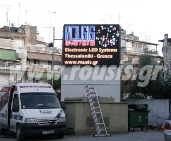 LED video wall στο κέντρο της κατερίνης για διαφημιστική εκμετάλλευση, μοντέλο: JL25 - 320cm x 240cm = 7,68m².