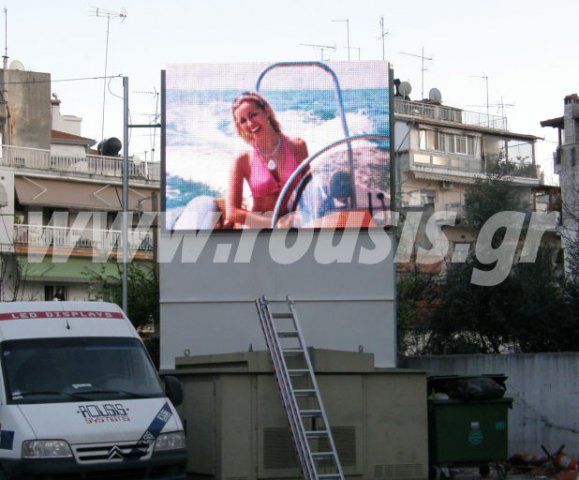 LED video wall στο κέντρο της κατερίνης για διαφημιστική εκμετάλλευση, μοντέλο: JL25 - 320cm x 240cm = 7,68m².